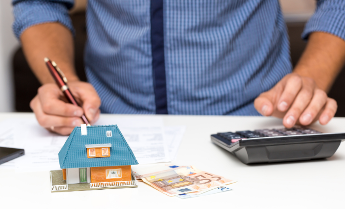 Las compañías de asistencia: ¿realmente gestionan las reparaciones o solo cobran por ello?